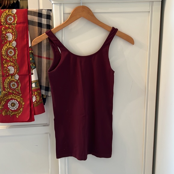 Aritzia Babaton Women's Top Tank Top - Picture 7 of 11